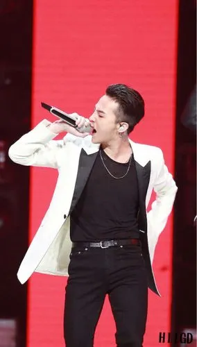 权志龙15-16湖南卫视跨年演唱会现场壁纸