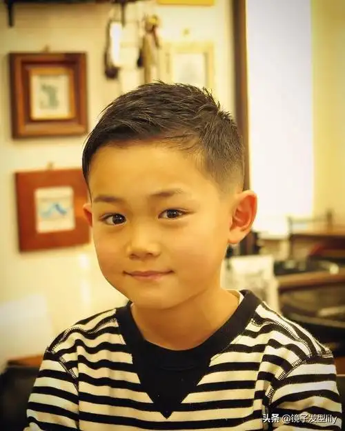开年小男孩发型这样剪,真帅气,一共有14款(小男孩圆脸适合什么发型