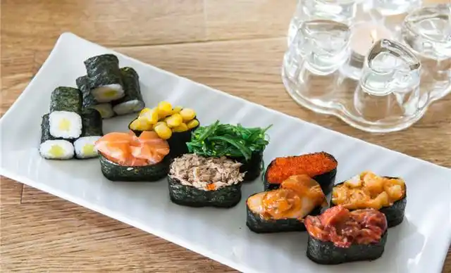 【金竹日式料理】军舰拼盘套餐1份,提供免费wifi