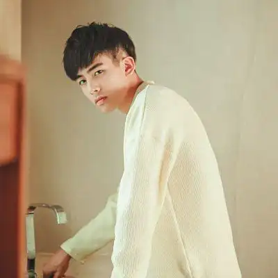 治愈系微信帅哥头像阳光帅气 一切已成过眼云烟