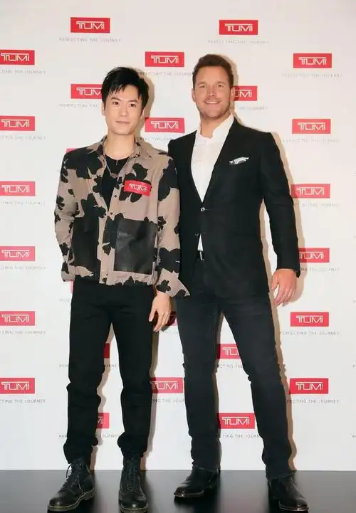 茅子俊中文名:茅子俊/国籍:中国/星座:摩羯座血型:a型/身高:179cm