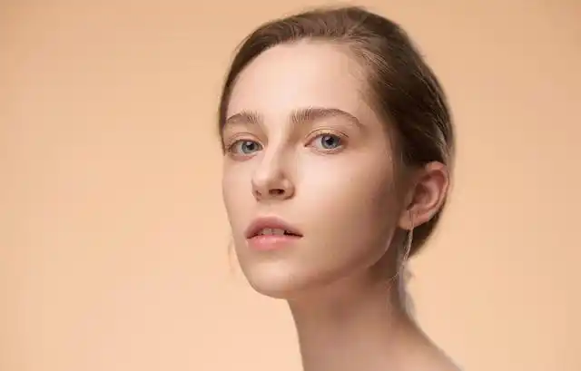 作为黄种人黄皮肤简直就是标配,但也有些女性天生丽质肌肤白皙,真的是