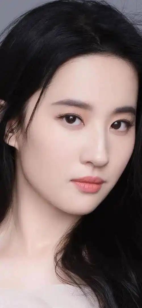 有人整容成范冰冰,为什么没人整成刘亦菲?_双眼皮