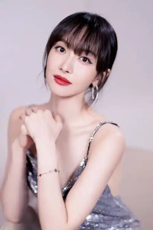 狐厂大拷问|宋茜问"老公姐"含义 夸王鹤棣把《屋顶着火》发扬光大