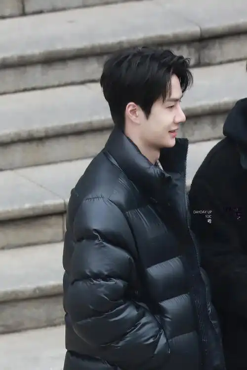 王一博#    210131期天天向上    @uniq-王一博