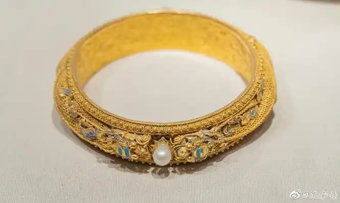 中国古代女性的一些黄金手镯,这设计,工艺都让人赏心悦目