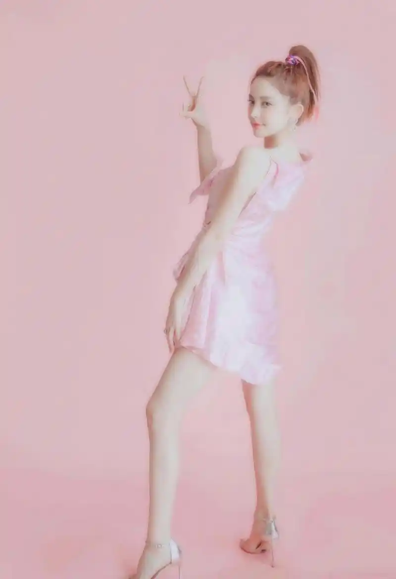 古力娜扎大长腿美女jio性感撩人