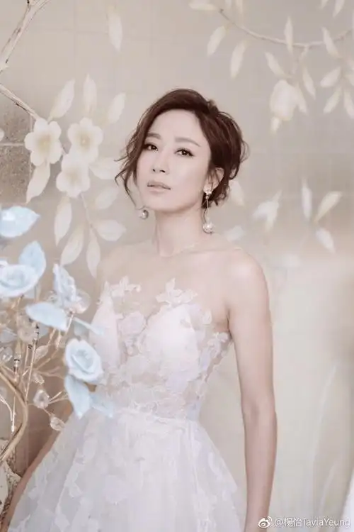 突然官宣二胎后她终于复出人间绝美黑莲花还得是她