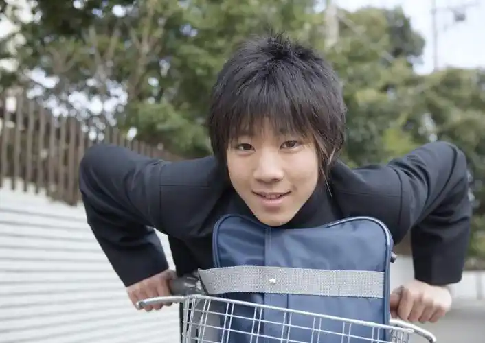 青涩初中男学生图片第14张