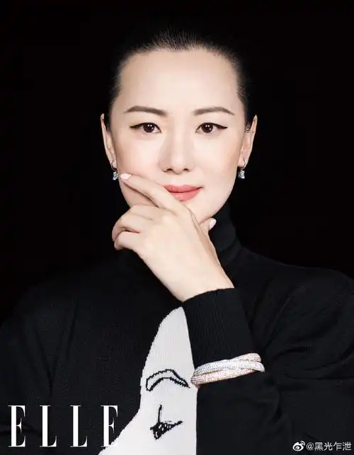 今年柏林电影节影后咏梅最新杂志写真