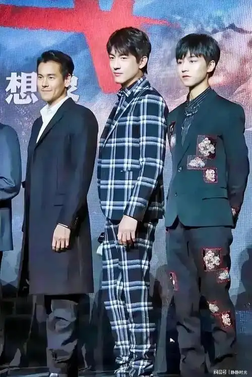 天呐,彭于晏跟林更新在一起,怎么被比下去啦?