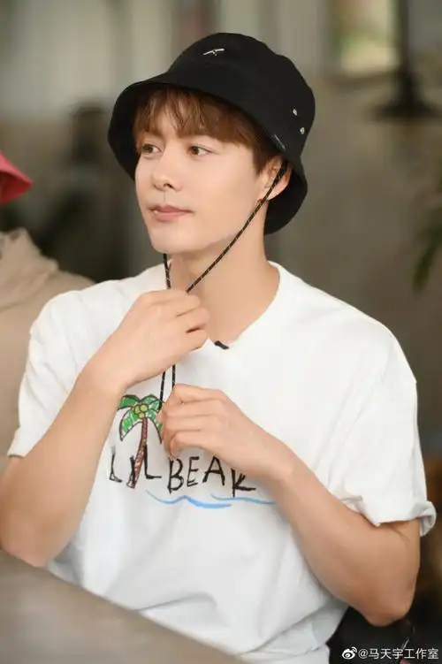 马天宇晒可爱自拍