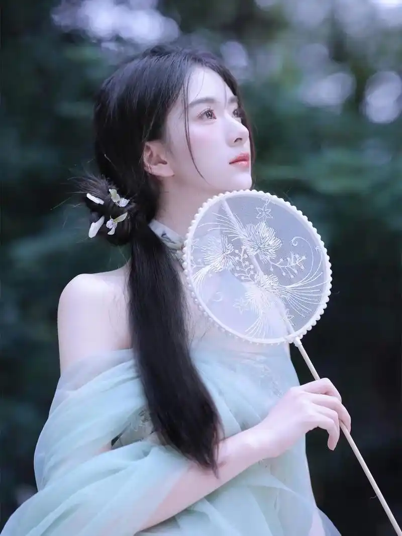 如何辨别有涵养,格局大,气质高雅的女性?