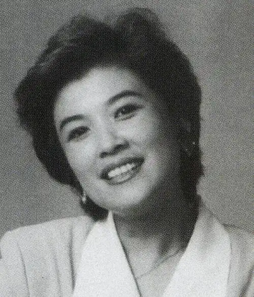 回顾国家演员宋春丽为拍戏放弃生子55岁领养女儿后怎样了