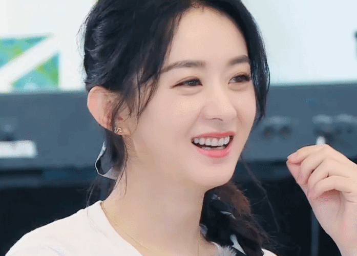 赵丽颖这是谁家小可爱～中餐厅动图