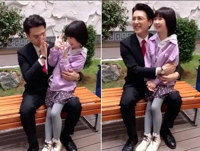 靳东紧抱剧中女儿不撒手!成毅和小姑娘玩闹,师徒俩都是女儿奴! - 知乎