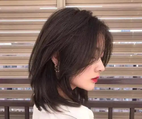 剪碎了修颜的中长发,真的超火~_发型