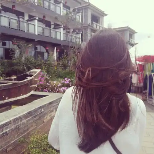 自拍女生背影byzxxuan