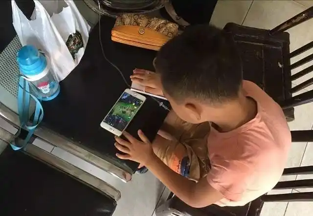 孩子越玩网络游戏越上瘾?别让你的偏见,破坏亲子关系