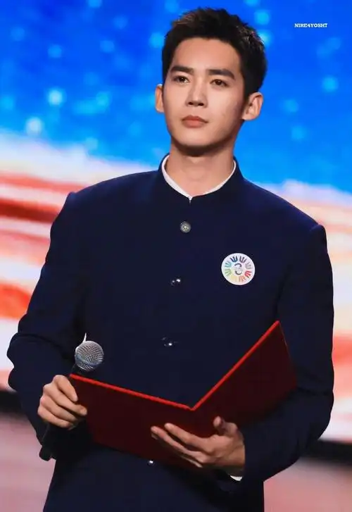 微博电影之夜投票,肖战领先,王一博紧随其后,朱一龙张艺兴上榜|王源