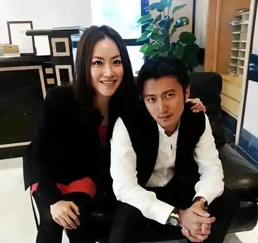 霍汶希:曾一手捧红谢霆锋,坚持未婚生女,她的故事比想象中精彩