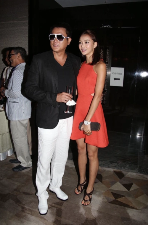 魏骏杰重提与滕丽名九年感情,从未考虑要结婚,坦言对方是受害者