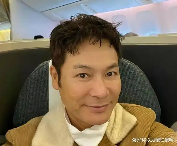tvb知名男星近照变沧桑,鱼尾纹明显,脸部僵硬被调侃医美过度