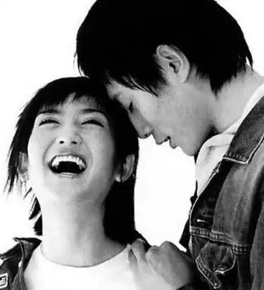 9. 谢娜出书《娜写年华》揭秘和刘烨的恋情.