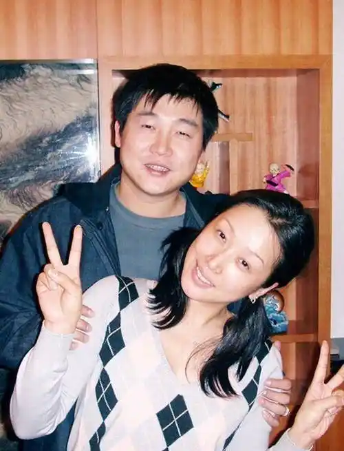 曾经红极一时,红过那英田震,为嫁富豪隐退歌坛,今老公身家10亿_孙悦