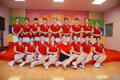 砥砺前行——2018蒲公英艺术幼儿园教师内部培训 写美篇  为了让老师