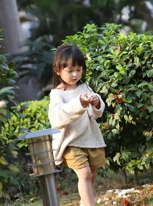 刘楚恬小时候一听到音乐就会不自觉地摇头晃脑,她对音律的感受非常