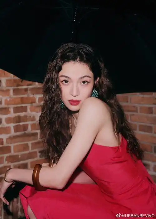 ur2024山谷时装秀##钟楚曦掌管连衣裙的神##天猫超级品牌日