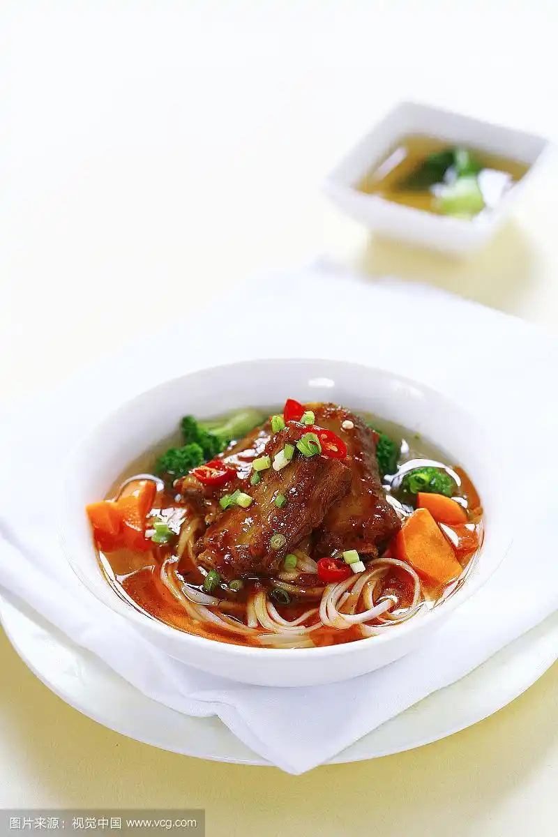 红烧排骨面