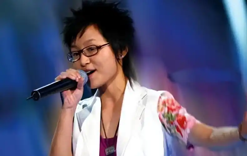 周笔畅:05年超女出道,从爆红到跌落低谷,她到底经历了什么?