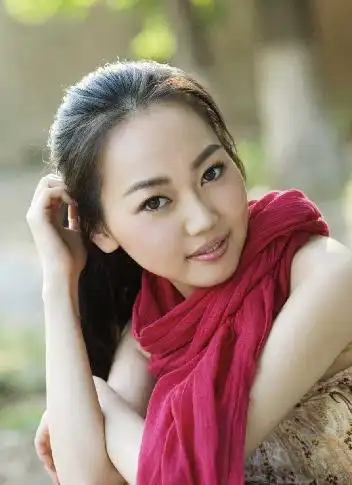 满族青年歌唱演员孙滢迎将放歌维也纳金色大厅