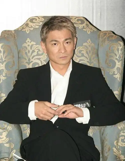 刘德华曾力劝周润发回来拍戏,发哥婉拒,两年后后悔都来不及了