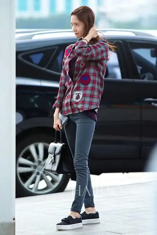 少女时代组合成员林允儿9月2日韩国仁川机场街拍 (飞越南)