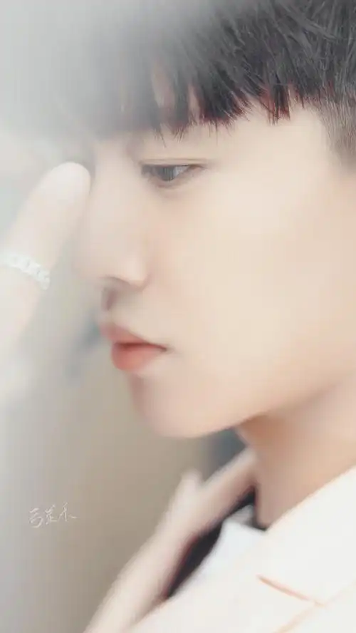 任嘉伦(国超)薇娅直播间 cr:弓呈禾 - 堆糖,美图壁纸兴趣社区