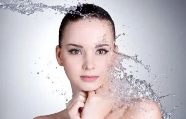 脸部补水最简单最快最好的方法