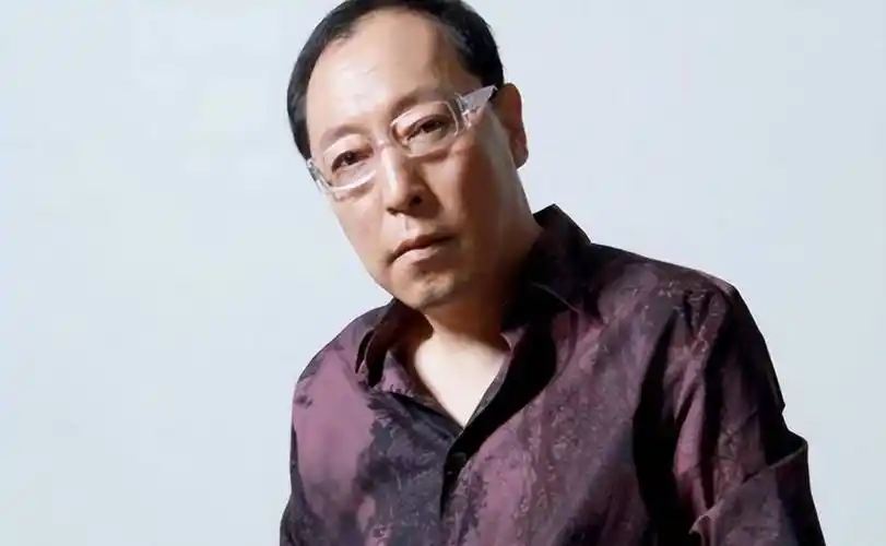 然而,在今年六月上映的电影《我爱你》中,倪大红的出色演技和情感丰富