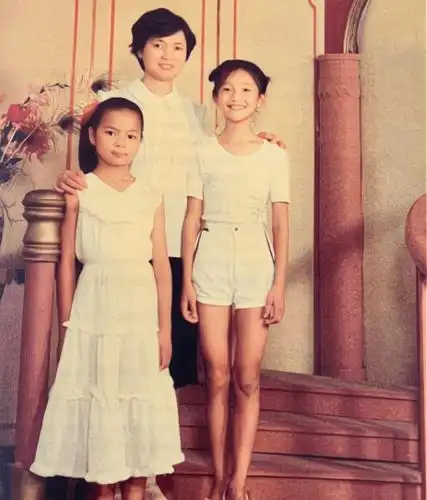 周迅童年旧照曝光!