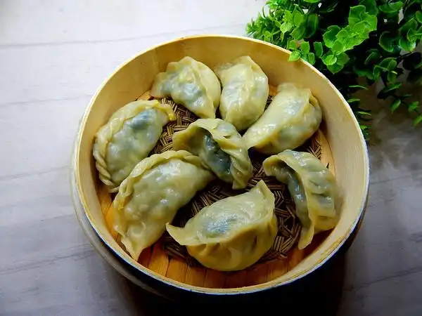 鸡蛋蒸饺子的做法,菠菜鸡蛋蒸饺子的家常做法】美食杰菜谱做法大全