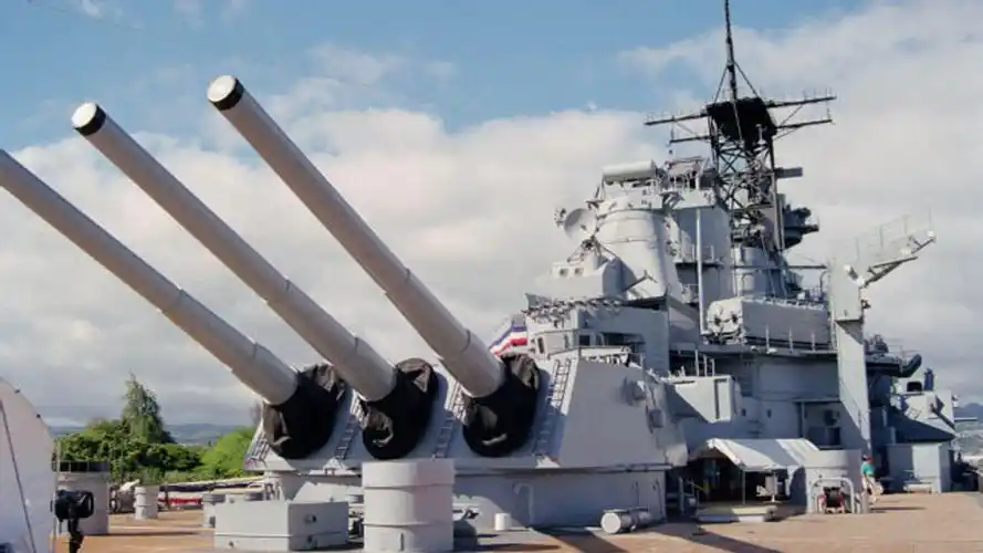 战列舰主炮威力有多大?看看美军衣阿华,11发炮弹轰散敌方炮兵