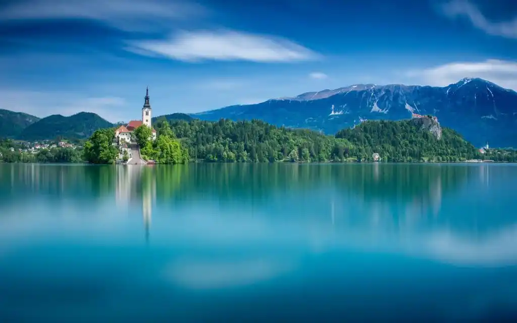 斯洛文尼亚最美的湖泊布莱德湖,高清壁纸,风景图片-回车桌面