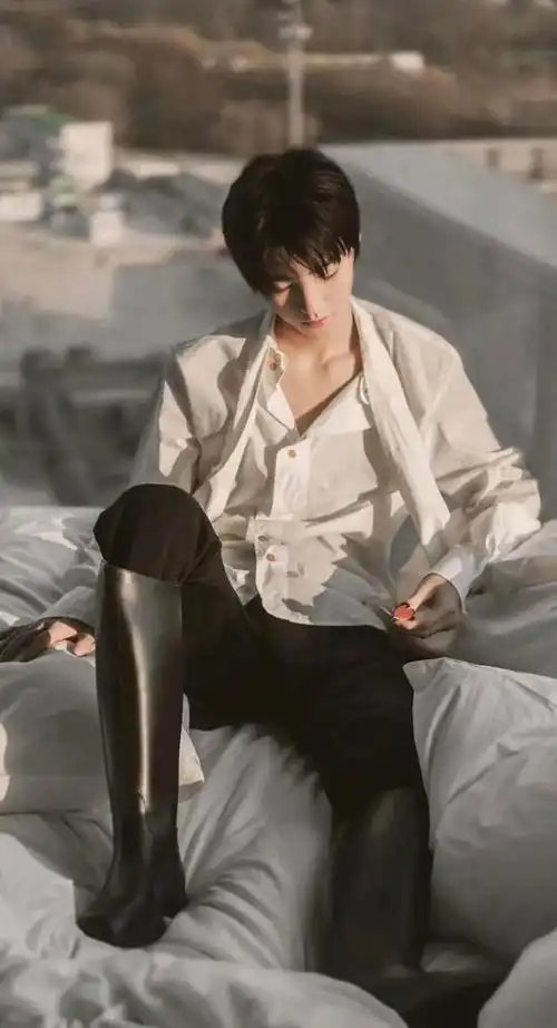 王俊凯神图壁纸__财经头条