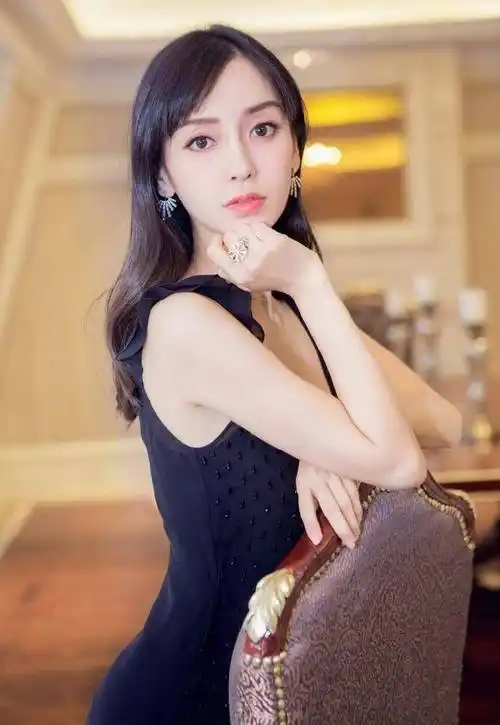 原创杨颖早年出道照片曝光完美诠释了曾经是土妞如今美成仙