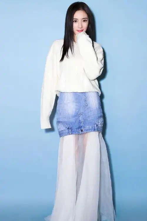 【】2017秋新款杨幂明星同款衣服白色宽松毛衣扶摇发布会牛仔网纱长裙