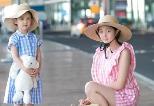 黄忆慈和黄少艾哪个大这对姐妹的颜值哪一个更高