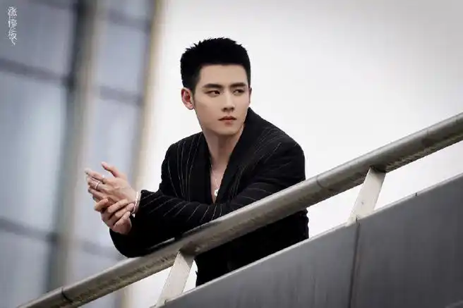 任豪 认真努力积极向上