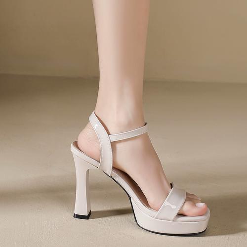 2024夏季高跟鞋女防水台凉鞋新款方头一字带粗跟百搭漆皮中跟女鞋